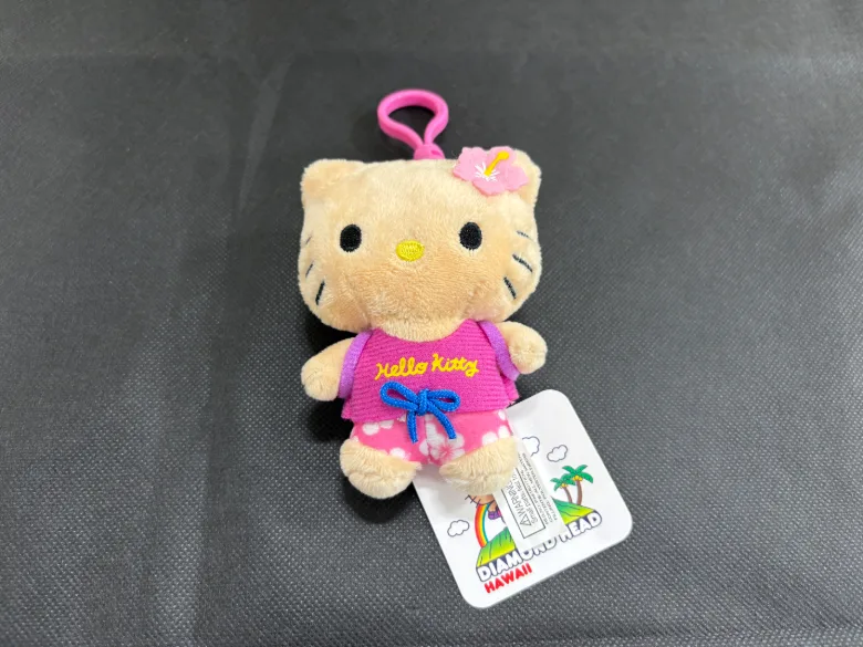 キティ 日焼け ぬいぐるみ ストラップ付き | ONE VAULT JAPAN